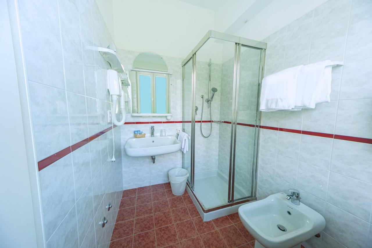 Club Hotel Olivi - Tennis Center Malcesine Exterior foto